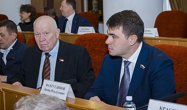 Евгений Солнцев впервые отчитался перед депутатами Заксобрания
